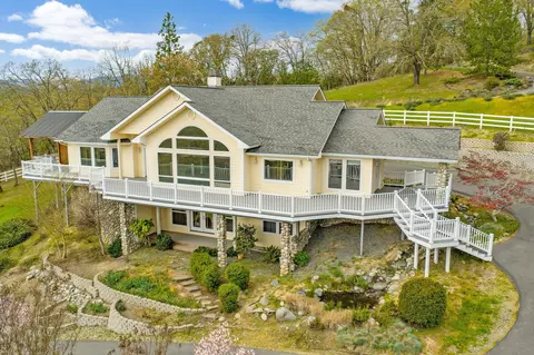 183 Azalea Dr, Merlin, OR 97532