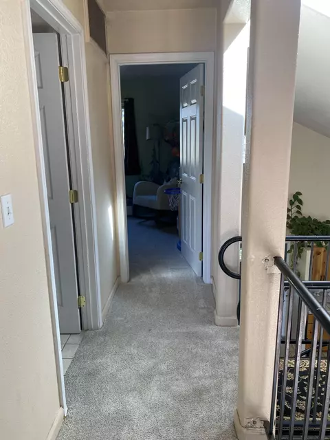Entry Way - 34626 Wrightwood Pl, Chiloquin, OR 97624 photo 3 of 3