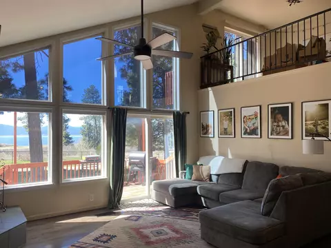 Living - 34626 Wrightwood Pl, Chiloquin, OR 97624 photo 3 of 4