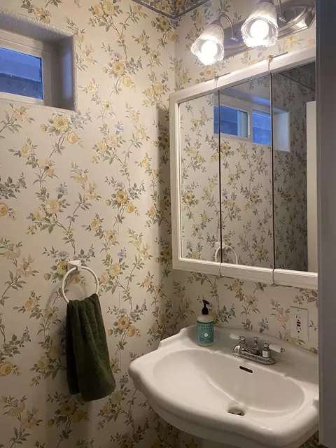 Bath - 34626 Wrightwood Pl, Chiloquin, OR 97624 photo 5 of 5
