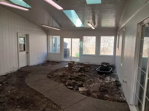Other - 1360 W Linn Rd, Eagle Point, OR 97524 photo 4 of 16