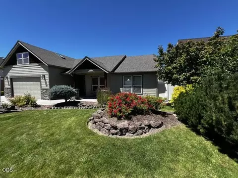 4013 SW Tommy Armour Ln, Redmond, OR 97756