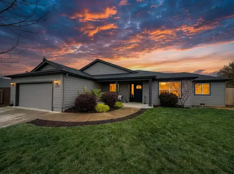 7908 Timberline Rd, White City, OR 97503