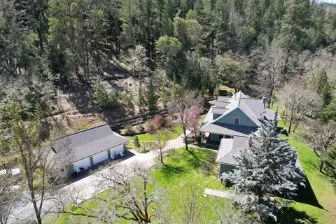 71 Yale Creek Rd, Jacksonville, OR 97530