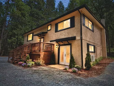 5125 Hugo Rd, Grants Pass, OR 97526