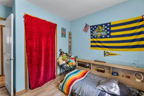 Bedroom - 27374 Bumpy Rd, John Day, OR 97845 photo 4 of 9