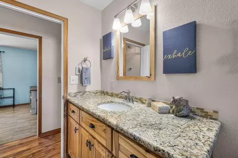 Bath - 27374 Bumpy Rd, John Day, OR 97845 photo 1 of 6