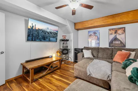 Living - 27374 Bumpy Rd, John Day, OR 97845 photo 2 of 3