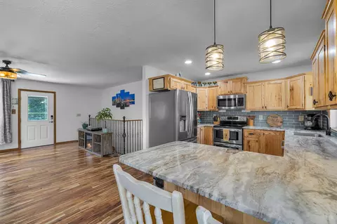 Kitchen - 27374 Bumpy Rd, John Day, OR 97845 photo 2 of 2