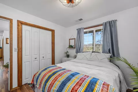 Bedroom - 27374 Bumpy Rd, John Day, OR 97845 photo 8 of 9