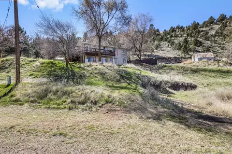 Exterior - 27374 Bumpy Rd, John Day, OR 97845 photo 7 of 12