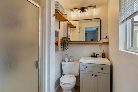 Bath - 2154 NE Shepard Rd, Bend, OR 97701 photo 1 of 5