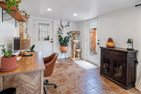 Entry Way - 2154 NE Shepard Rd, Bend, OR 97701 photo 1 of 2