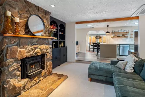 Living - 2154 NE Shepard Rd, Bend, OR 97701 photo 4 of 4