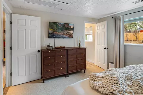 Bedroom - 2154 NE Shepard Rd, Bend, OR 97701 photo 3 of 4