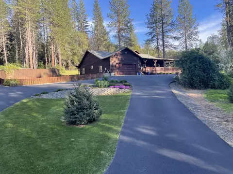 4728 Evans Creek Rd, Rogue River, OR 97537