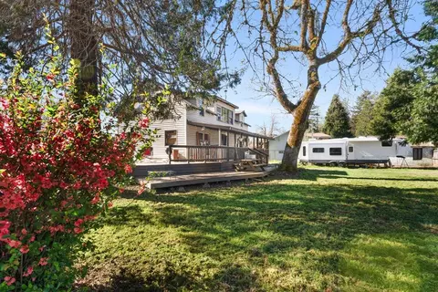 125 Hogue Dr, Selma, OR 97538