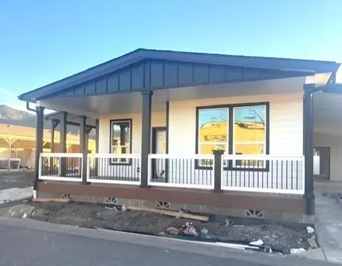 333 Mountain View Dr #120, Talent, OR 97540