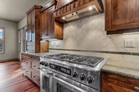 Kitchen - 2672 NW Brickyard St, Bend, OR 97703 photo 4 of 6