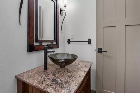 Bath - 2672 NW Brickyard St, Bend, OR 97703 photo 2 of 6