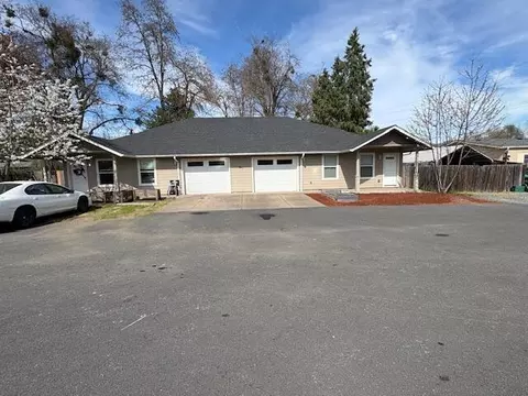 1380 Dowell Rd, Grants Pass, OR 97527