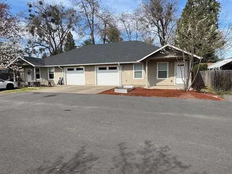 1380 Dowell Rd, Grants Pass, OR 97527