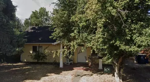 165 NW Adams Pl, Bend, OR 97703
