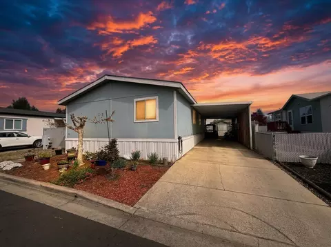 2552 Thorn Oak Dr #SPC 28, Medford, OR 97501