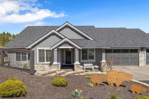 2704 NW Fairway Heights Dr, Bend, OR 97703