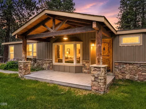 19206 Kiowa Rd, Bend, OR 97702