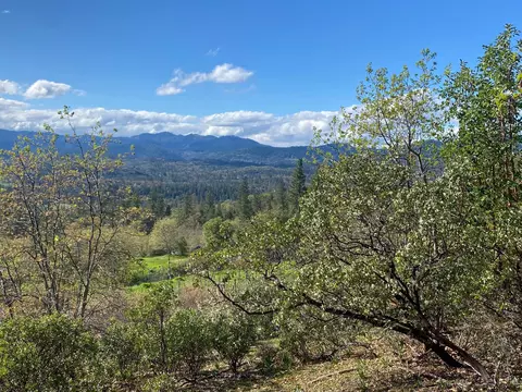 928 N Schoolhouse Creek Rd, Grants Pass, OR 97526