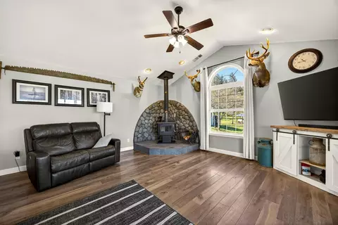 200 Mount Castle Dr, Eagle Point, OR 97524 photo 28