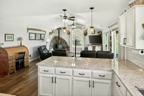 200 Mount Castle Dr, Eagle Point, OR 97524 photo 32