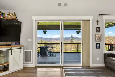 200 Mount Castle Dr, Eagle Point, OR 97524 photo 30