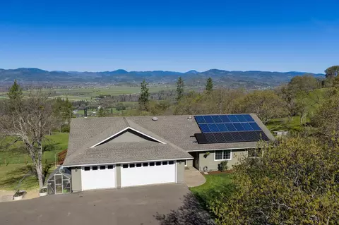200 Mount Castle Dr, Eagle Point, OR 97524 photo 7