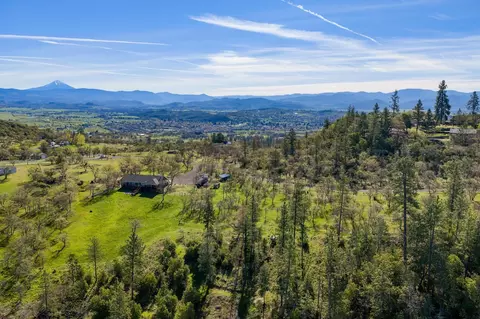 200 Mount Castle Dr, Eagle Point, OR 97524 photo 12