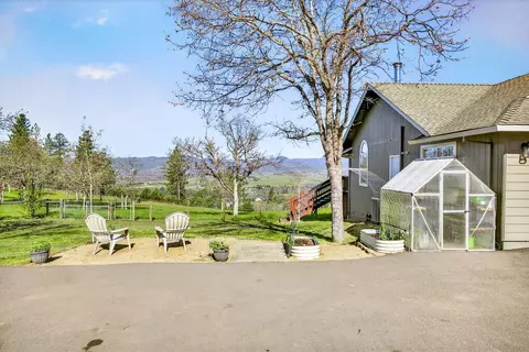 200 Mount Castle Dr, Eagle Point, OR 97524 photo 15