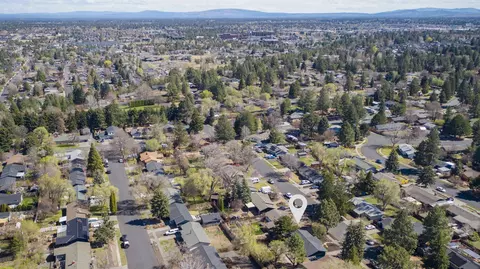 View/Area - 1304 NE Watson Dr, Bend, OR 97701 photo 4 of 5