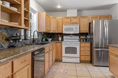 Kitchen - 1304 NE Watson Dr, Bend, OR 97701 photo 4 of 4