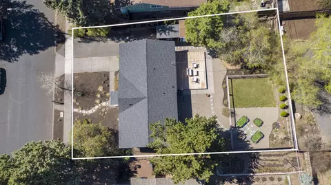 View/Area - 1304 NE Watson Dr, Bend, OR 97701 photo 2 of 5