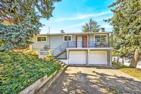 1159 Park St, Ashland, OR 97520