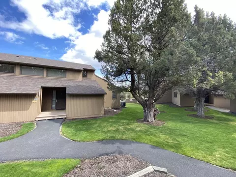 1990 Redtail Hawk Dr #RV15E, Redmond, OR 97756