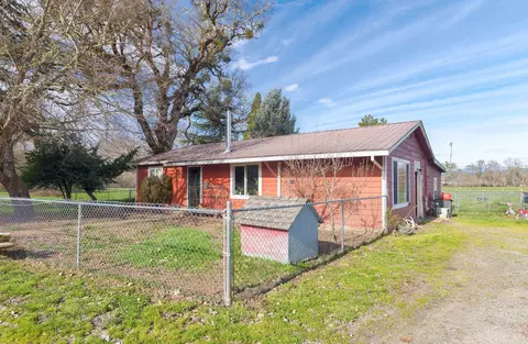 Exterior - 6795 Holland Loop Rd, Cave Junction, OR 97523 photo 2 of 31