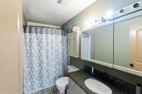 Bath - 6795 Holland Loop Rd, Cave Junction, OR 97523 photo 2 of 2