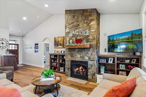 63114 Pikes Ct, Bend, OR 97701 photo 8