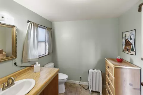 Bath - 61567 Bearwallow Rd, Bend, OR 97703 photo 1 of 2