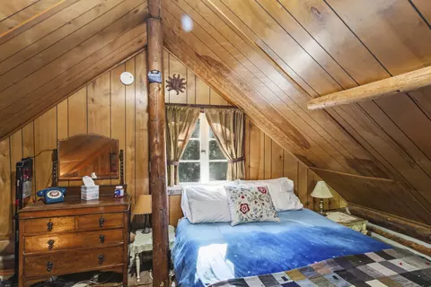 Bedroom - 61567 Bearwallow Rd, Bend, OR 97703 photo 1 of 1