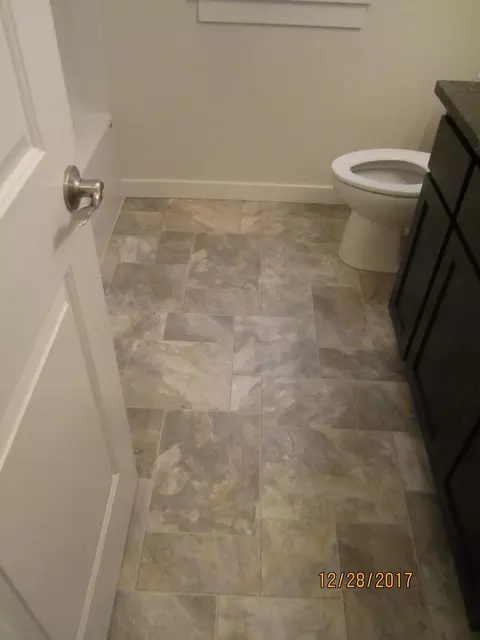 Bath - 215 S C St, Phoenix, OR 97535 photo 1 of 6