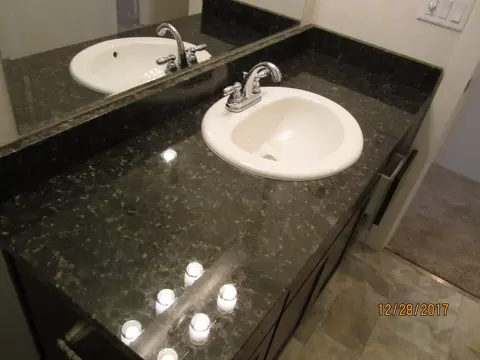 Bath - 215 S C St, Phoenix, OR 97535 photo 2 of 6