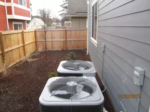 Exterior - 215 S C St, Phoenix, OR 97535 photo 1 of 1
